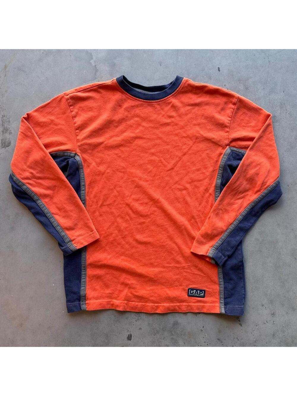 y2k gap performance long sleeve